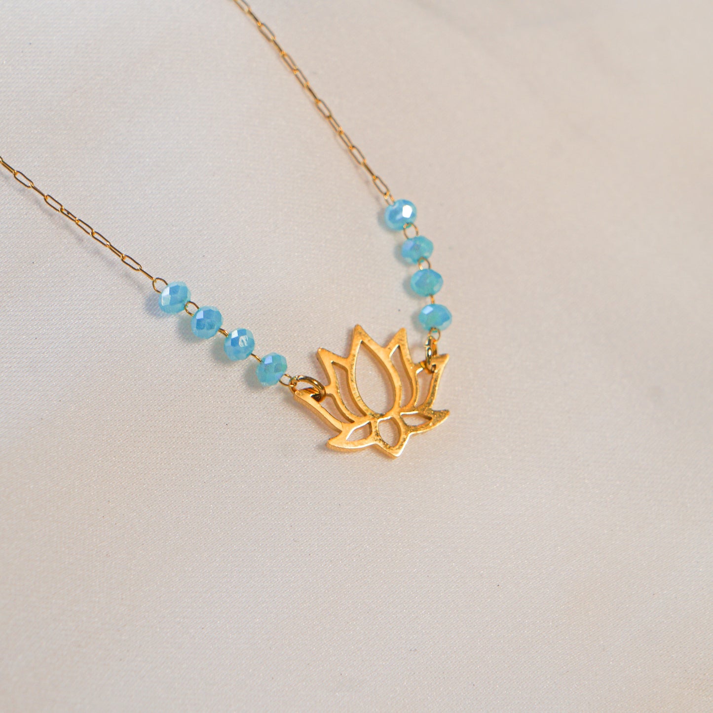 Collier Lotus