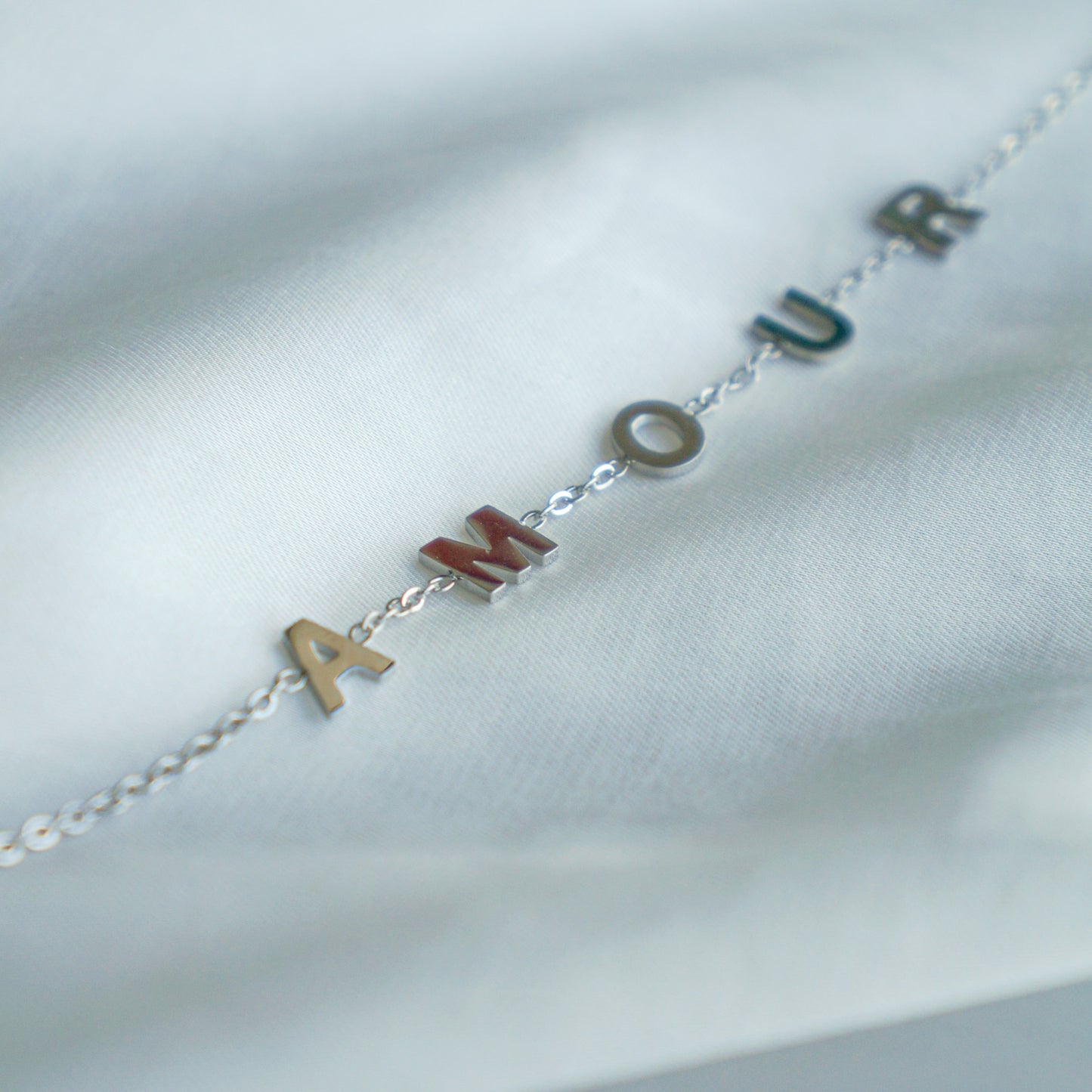 Bracelet A-M-O-U-R